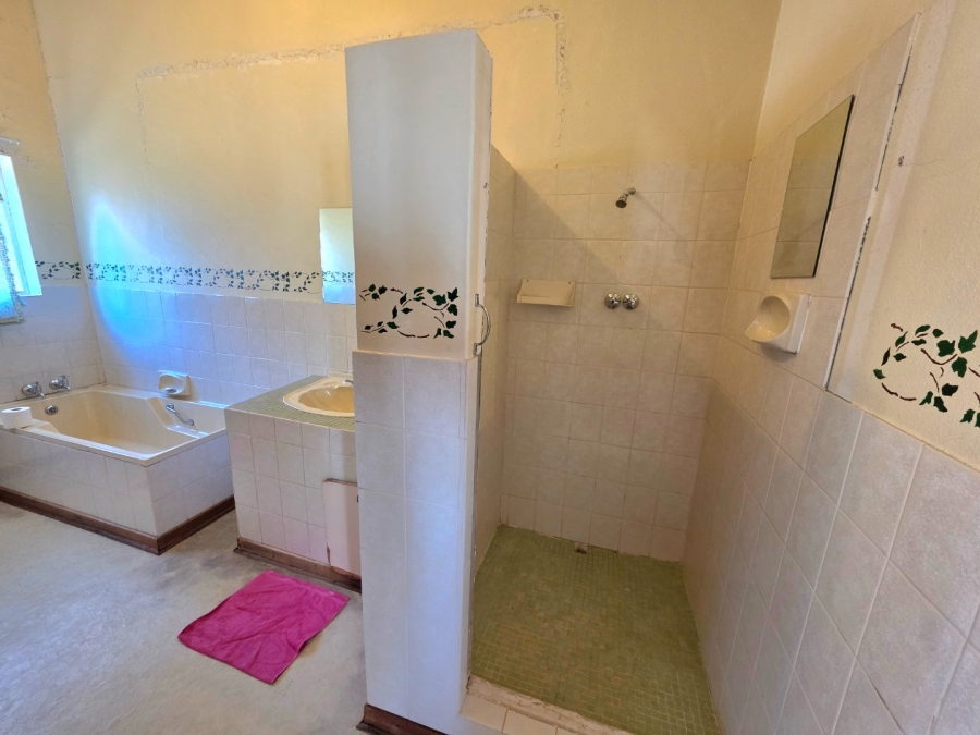 5 Bedroom Property for Sale in Jordania Free State